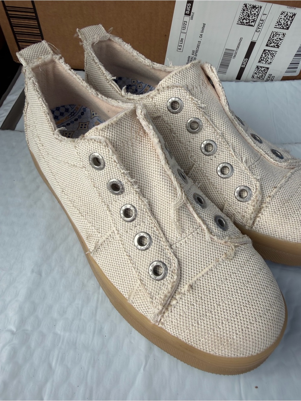 BLOWFISH Malibu Casual Slip-On Canvas Sneakers in Natural Size 8 NWOT